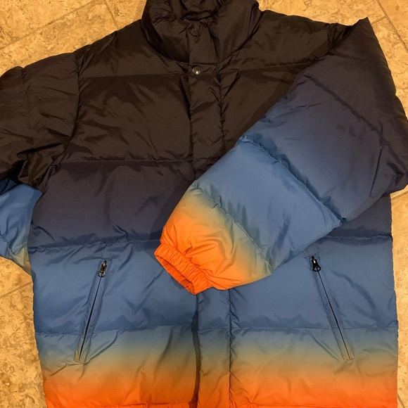 supreme gradient puffer